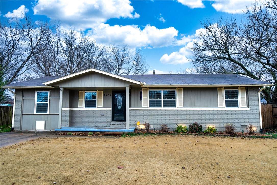 2404 9th Street - Photo 1