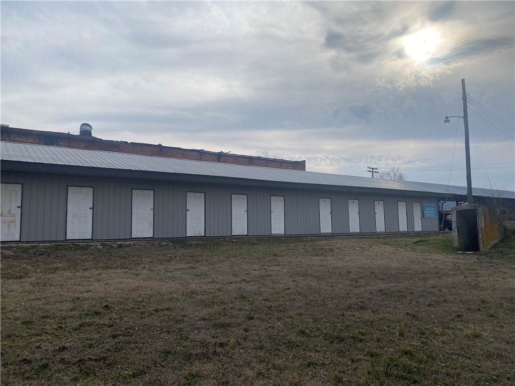 122 Main - Photo 1