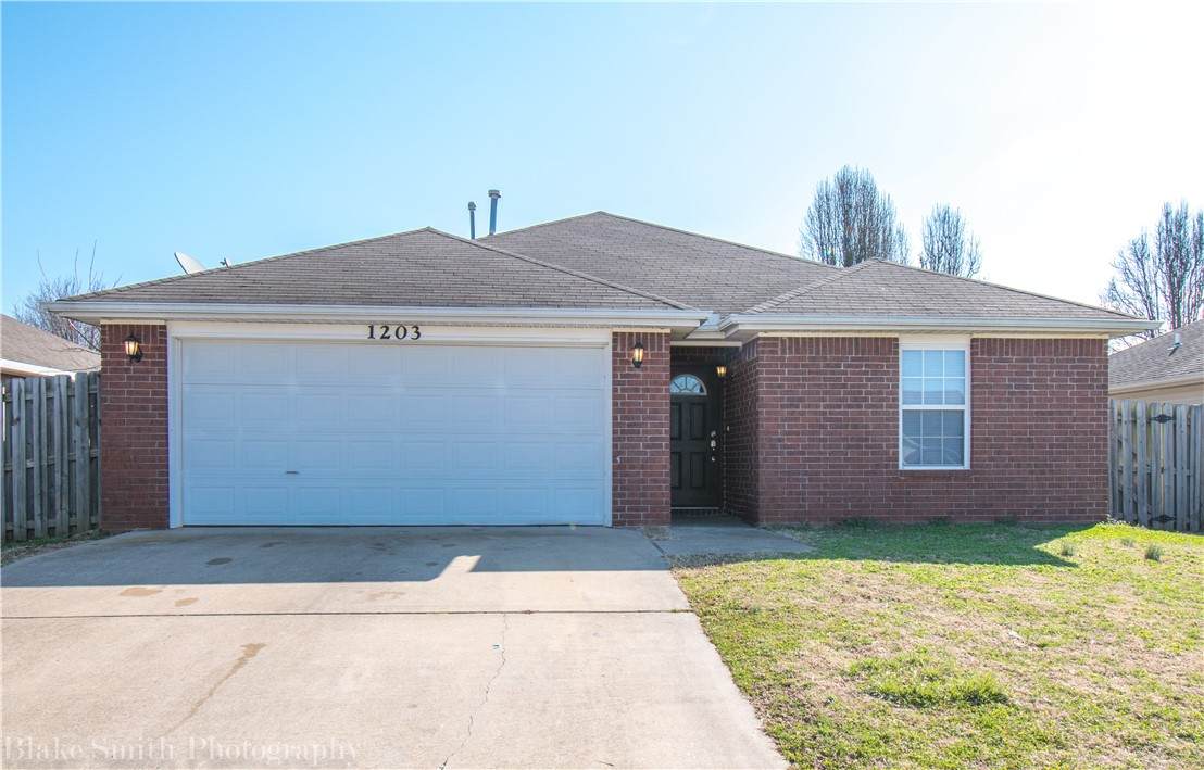 1203 Apache Drive - Photo 1