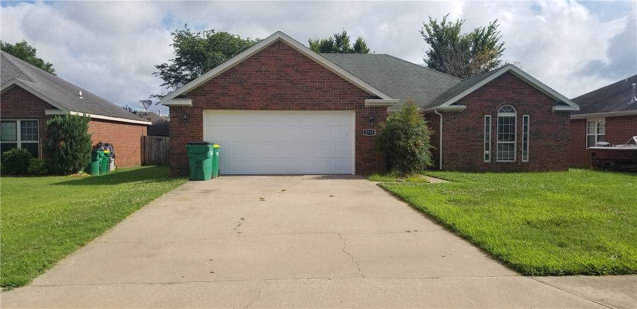 2714 Crabapple Avenue - Photo 1