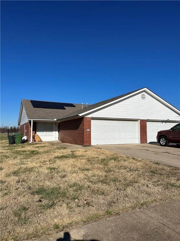 2209 and 2211 Roselawn Street - Photo 1