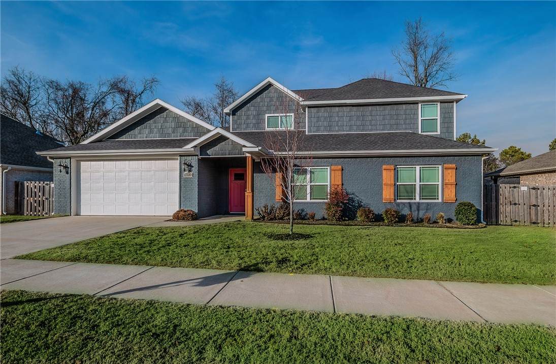 350 Kinniburgh Drive - Photo 1