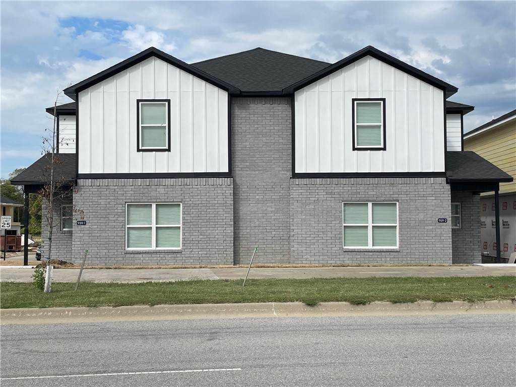927 Benchmark Lane - Photo 1