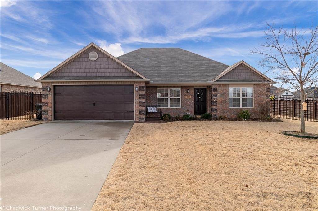 5214 Cross Creek Boulevard - Photo 1