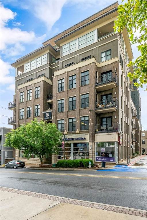 609 Dickson Street - Photo 1
