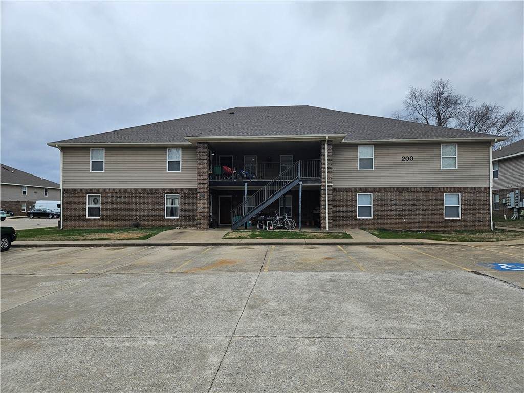 512 Sadie Lane - Photo 1