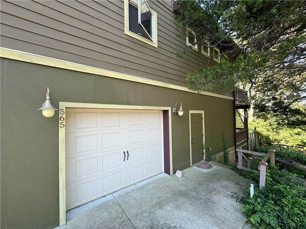 565 Dickson Street - Photo 1