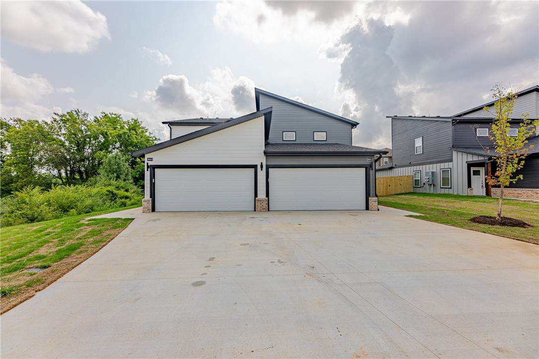 1406 Poigai Way - Photo 1