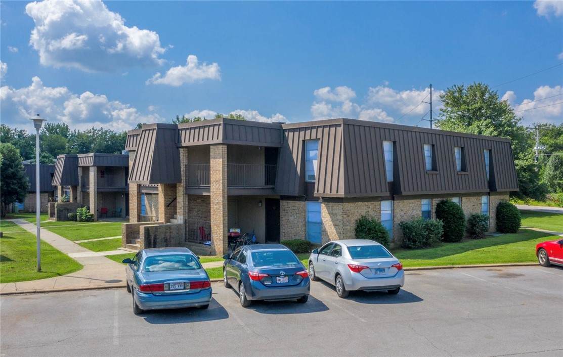 2100 Leverett Avenue - Photo 1