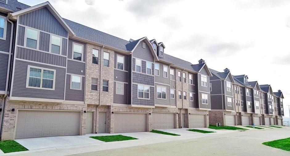 222 Slopeside Drive - Photo 1