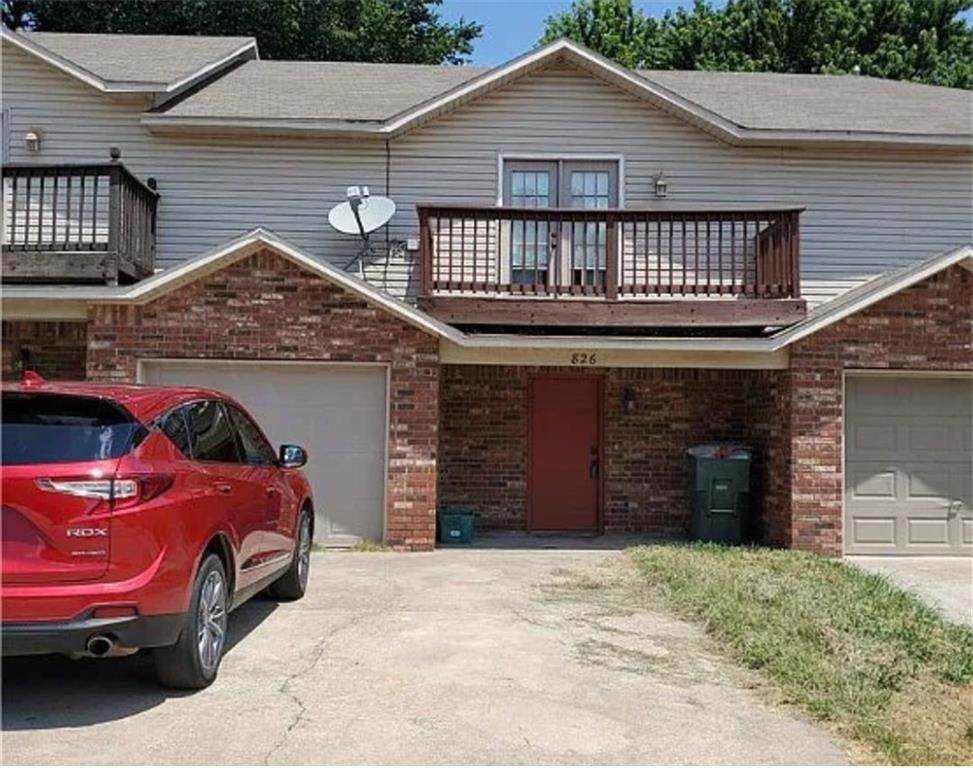826 Peachtree Drive - Photo 1