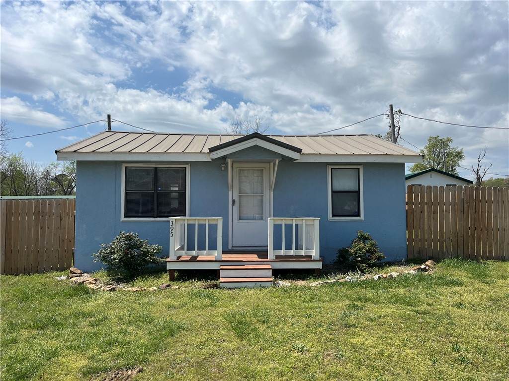 395 Woods Avenue - Photo 1