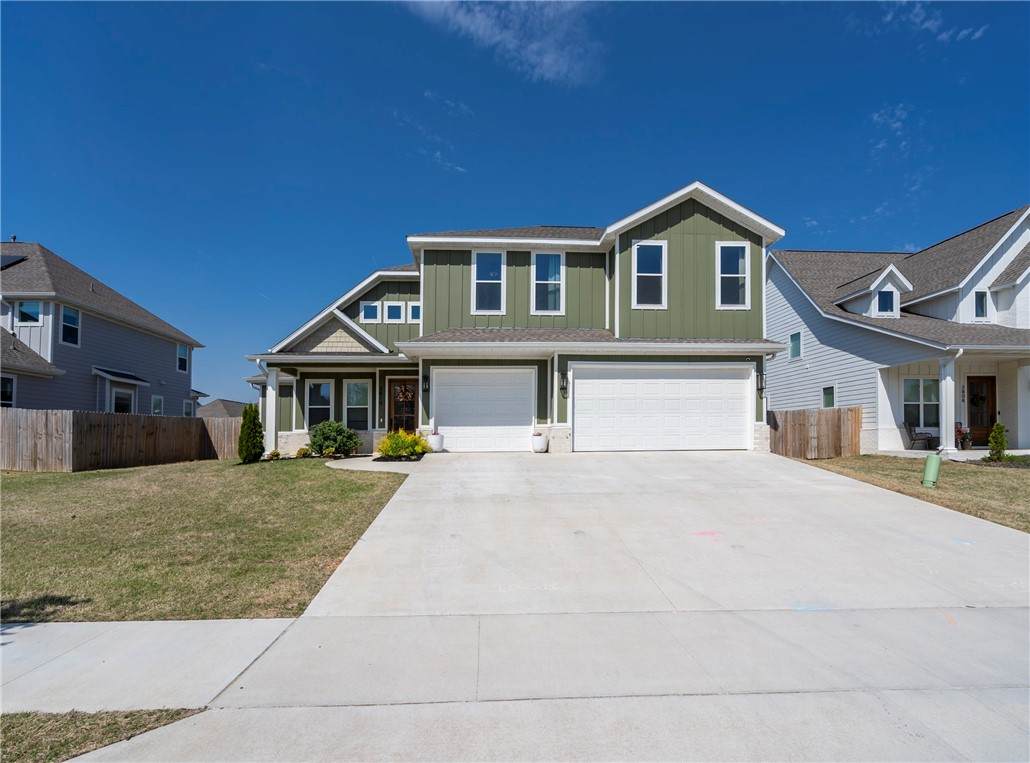 2810 20th Street - Photo 1