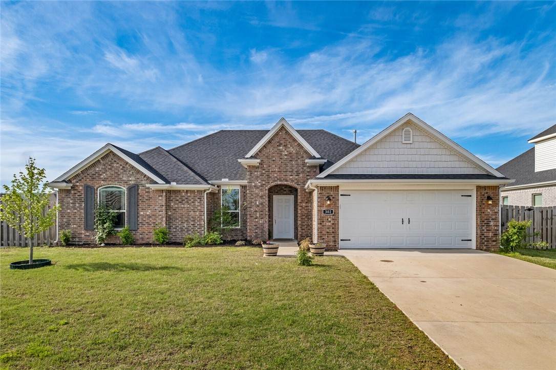 302 Emerald Woods - Photo 1