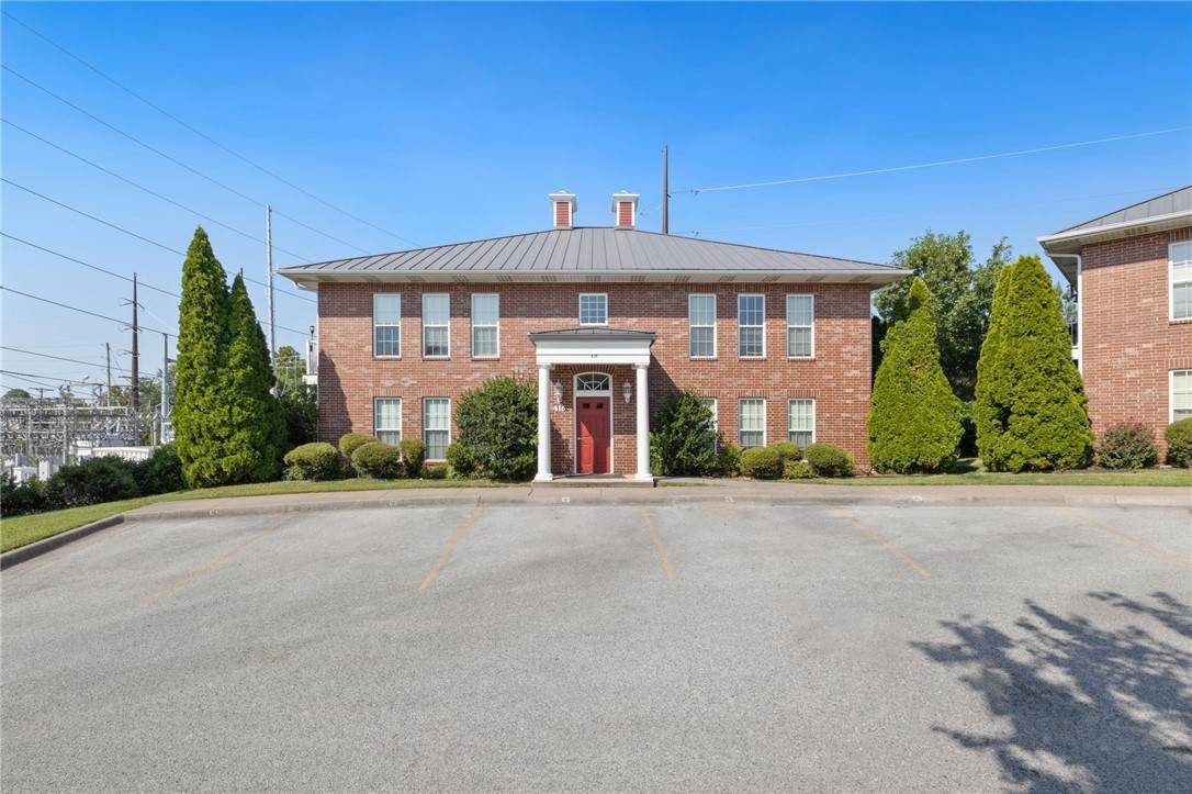 413 Columbia Place - Photo 1