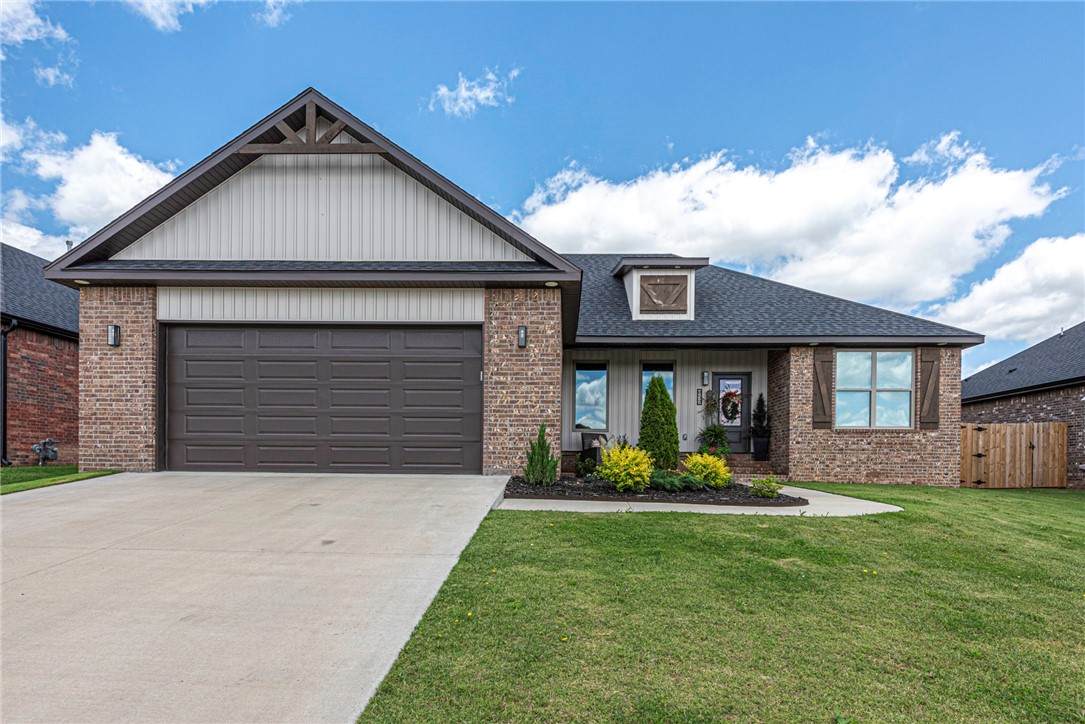 852 Round Top Street - Photo 1