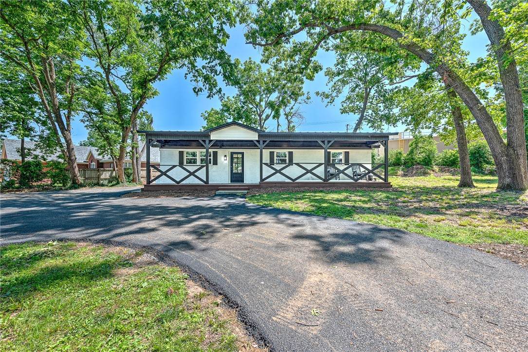312 J Street - Photo 1