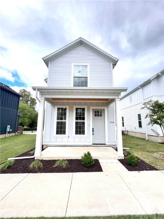 1344 Duncan Avenue - Photo 1