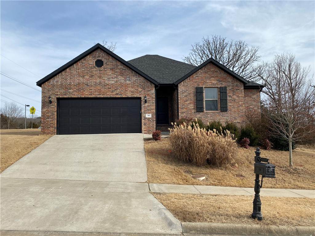 108 Woodsprings Drive - Photo 1