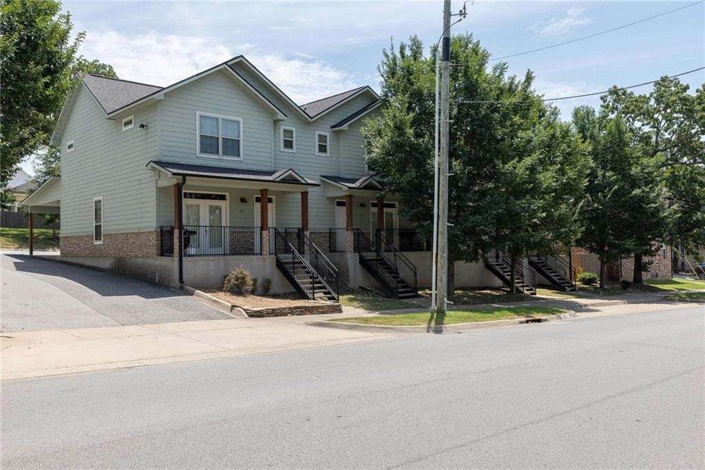 438 Sang Avenue - Photo 1