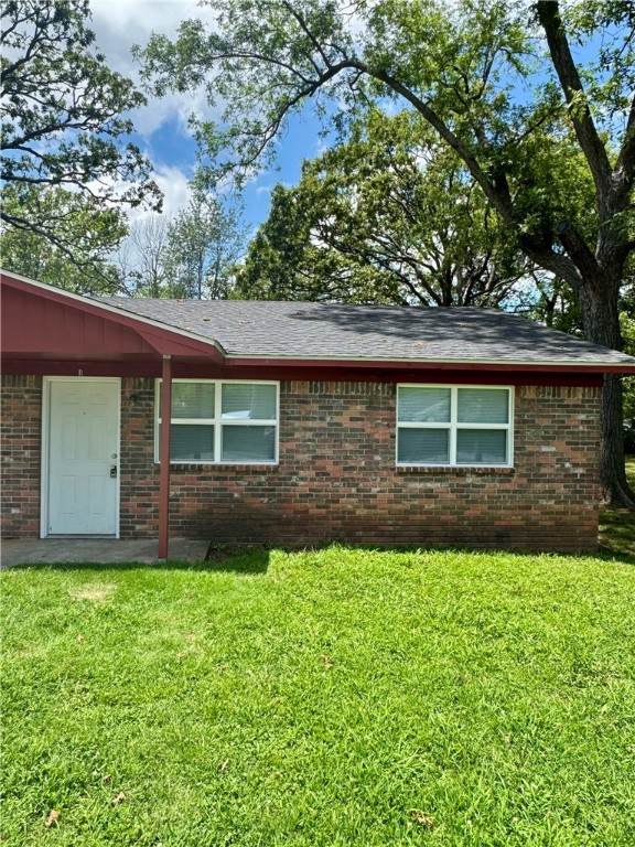 704 Oak Hill Street - Photo 1
