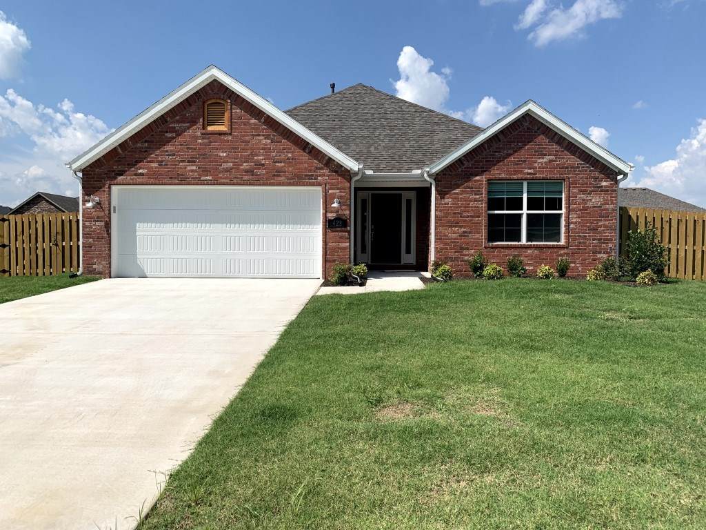 428 Concho Street - Photo 1