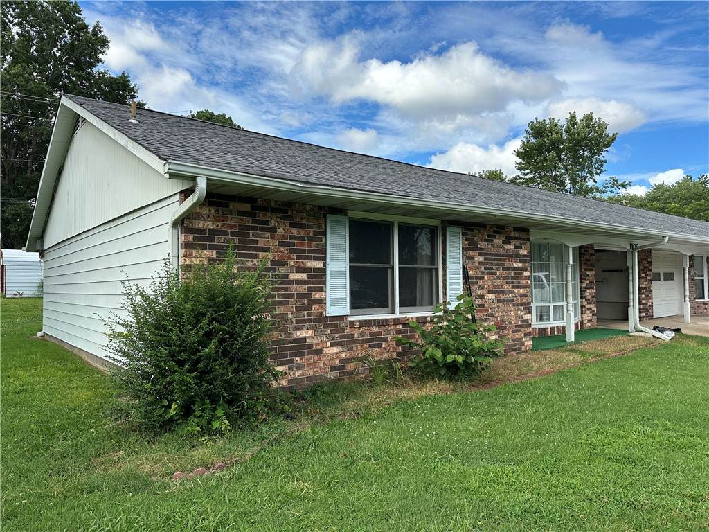 1105 Meadowbrook Drive - Photo 1