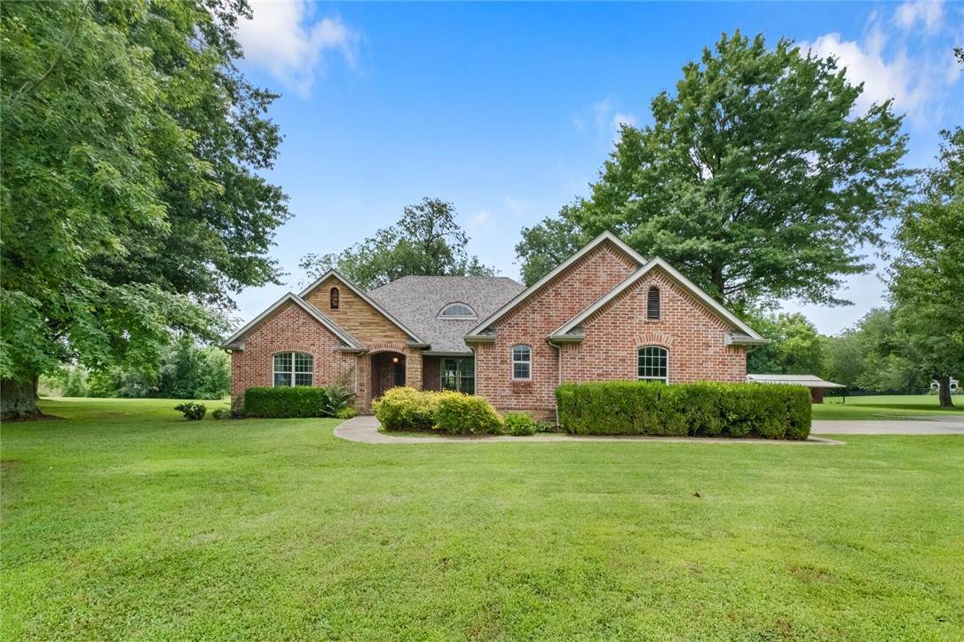 210 Lee Ann - Photo 1