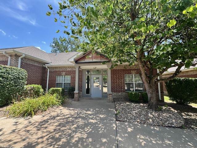 127 Sunbridge Drive - Photo 1