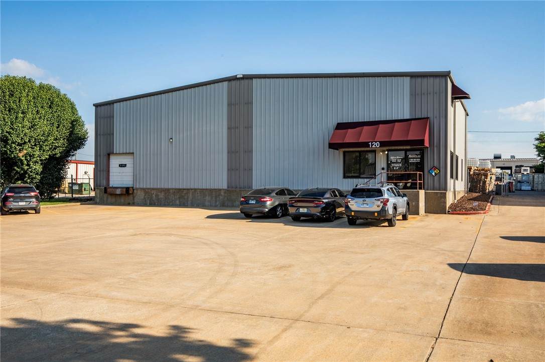 120 Commercial Avenue - Photo 1