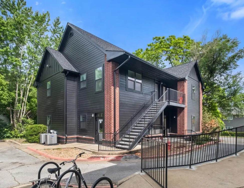 1137 Leverett Avenue - Photo 1