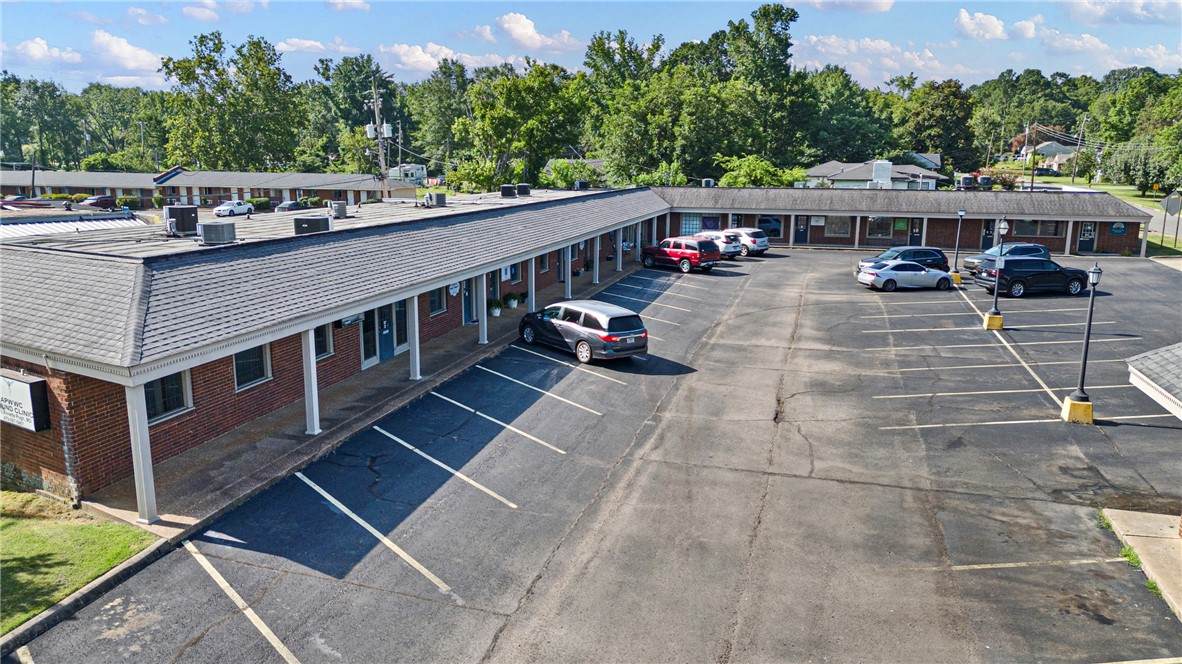 2621 Main - Photo 1