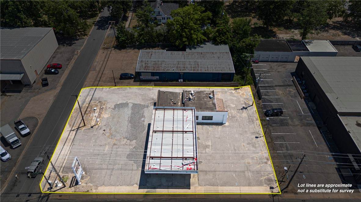 203 Arkansas Avenue - Photo 1