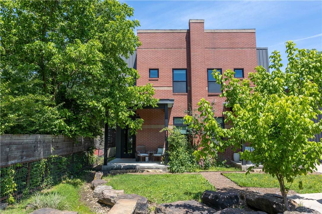 808 Locust Avenue - Photo 1