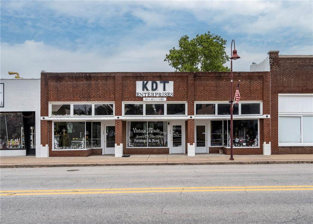 122,124 & 126 Main Street - Photo 1