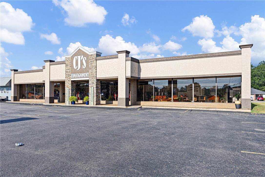 900 Arkansas Avenue - Photo 1