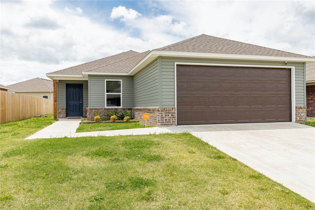 4703 Hoover Loop - Photo 1