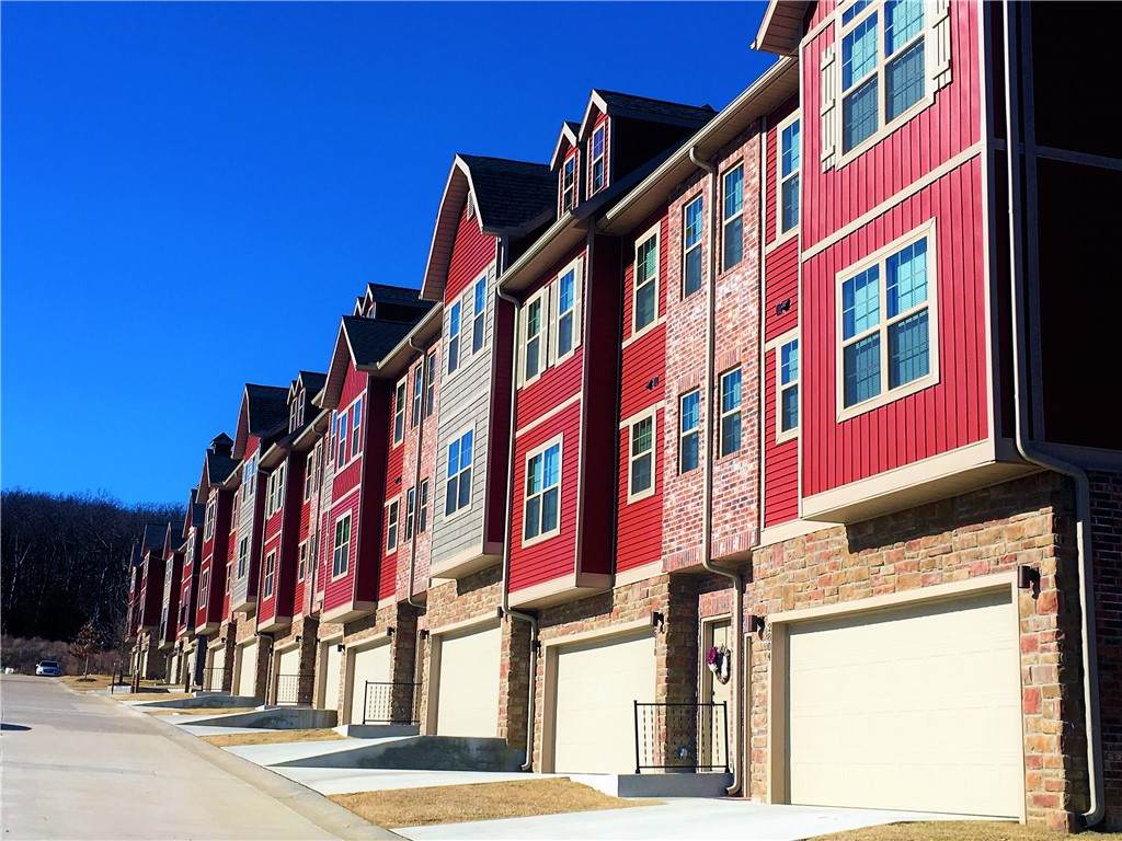 2830 Lakewood Drive - Photo 1