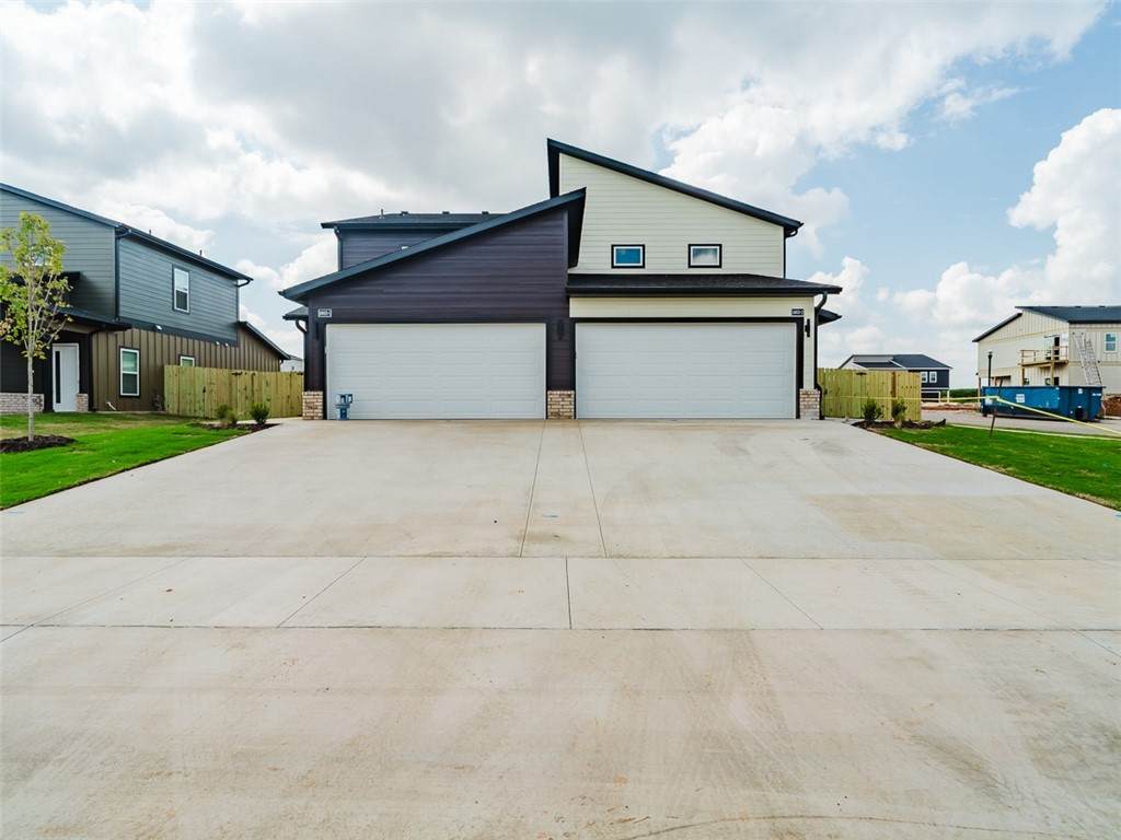 1803 Casuarina - Photo 1