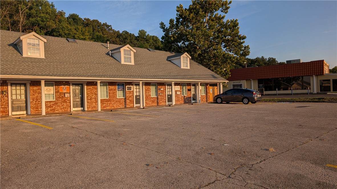 2140 College Avenue - Photo 1
