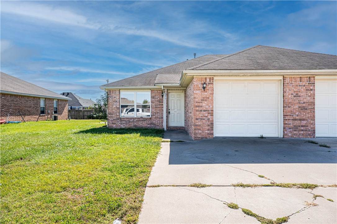 405 Southern Trace Drive - Photo 1