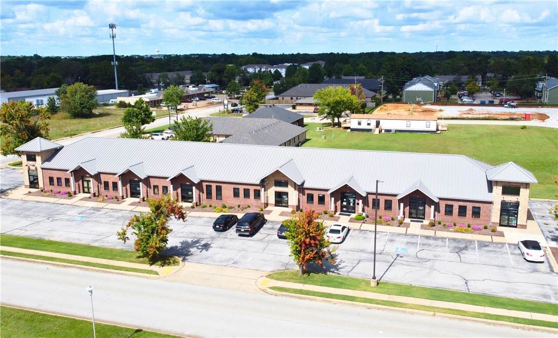 2323 Chestnut Street - Photo 1