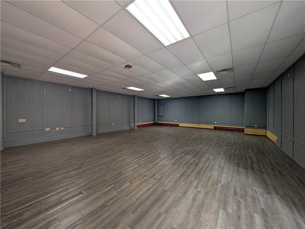 123 Roller Avenue - Photo 1