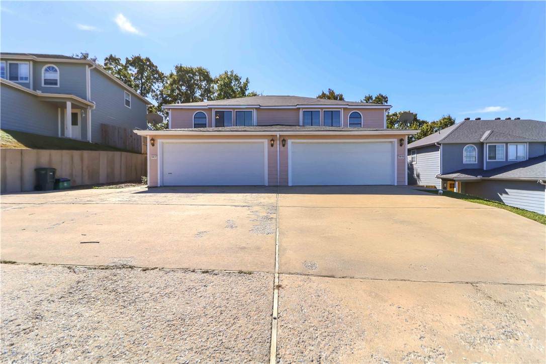 2915& 2917 Sterling Court - Photo 1