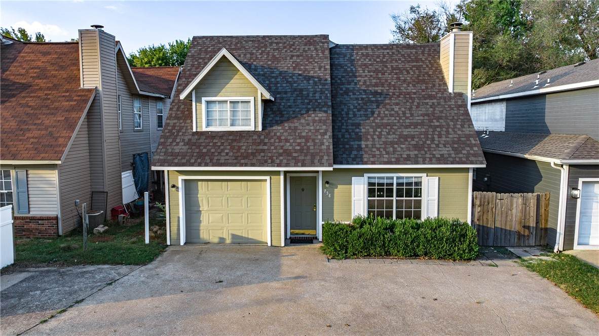 758 Poplar Street - Photo 1