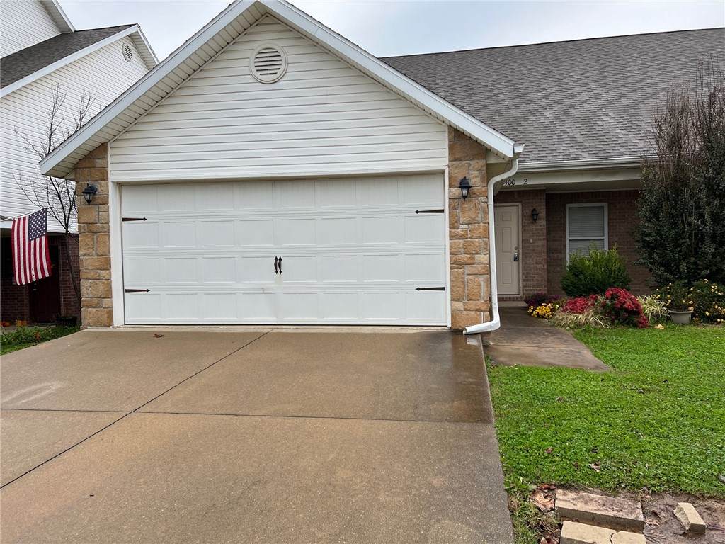 3400 Deerfield Boulevard - Photo 1