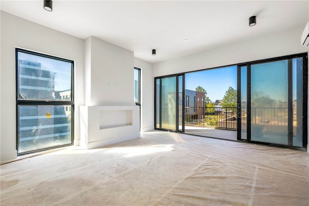 905 4th Street - Photo 1