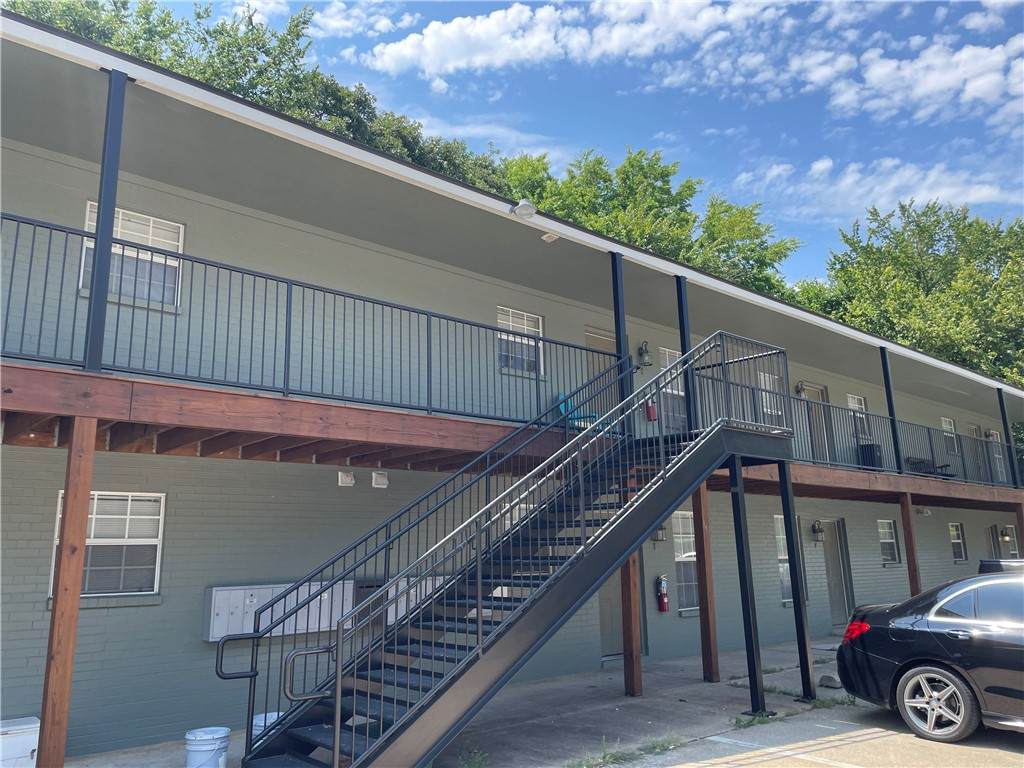 884 Holly Street - Photo 1