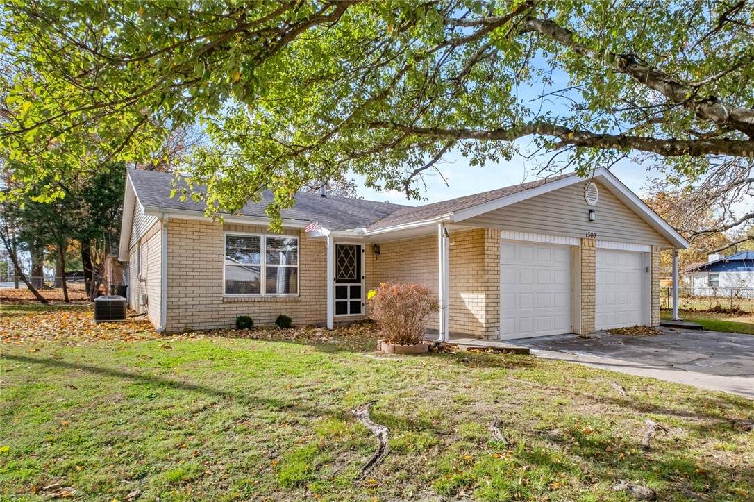 1300 Rolling Oaks Drive - Photo 1