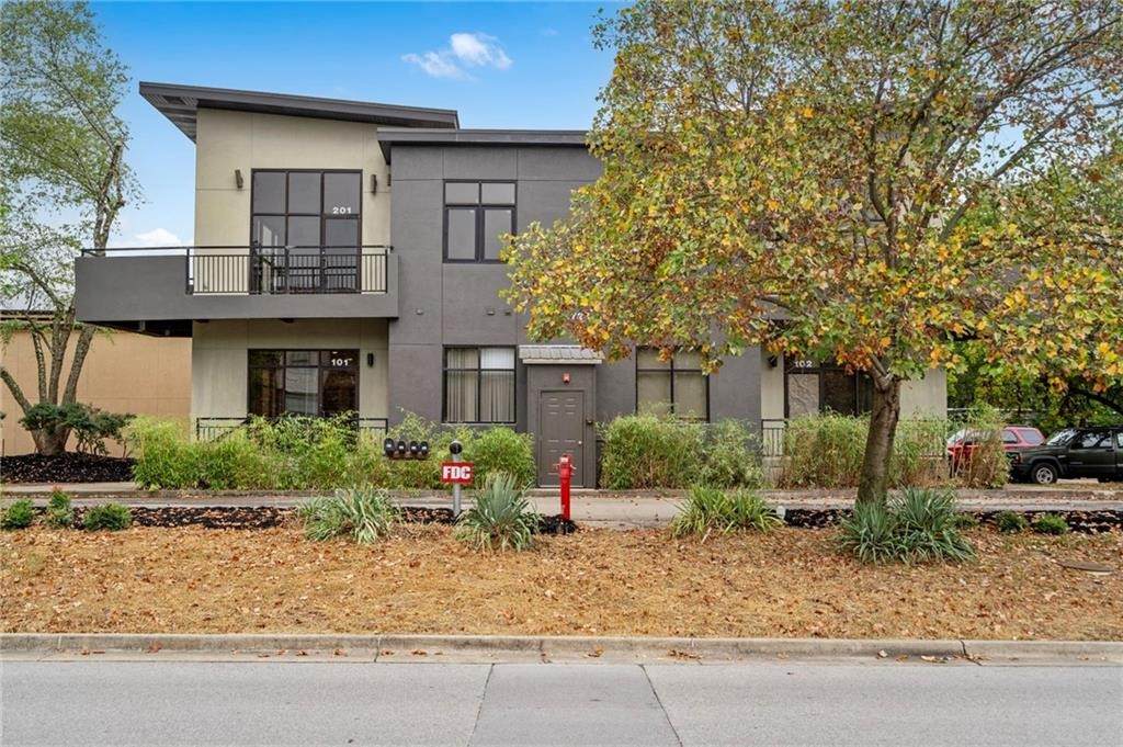 1723 Chestnut Avenue - Photo 1